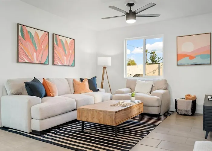 4br 3ba With Pool, Hot Tub, Putting Green, & Game Сasa de vacaciones Tempe