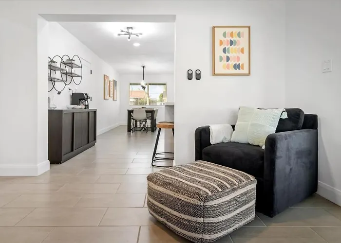 Сasa de vacaciones 4br 3ba With Pool, Hot Tub, Putting Green, & Game