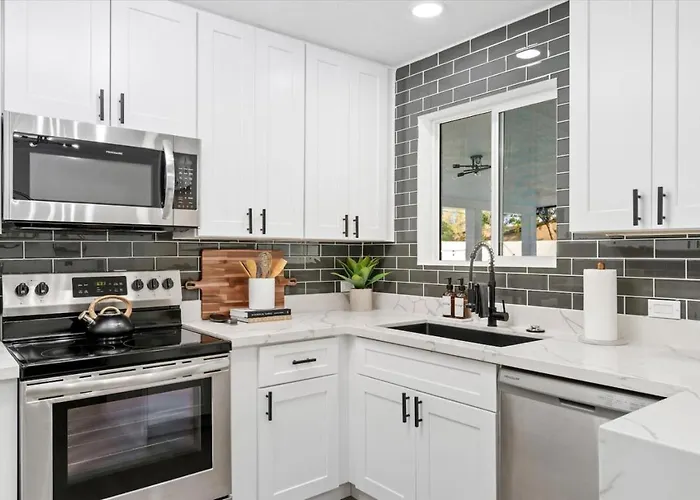4br 3ba With Pool, Hot Tub, Putting Green, & Game Сasa de vacaciones Tempe