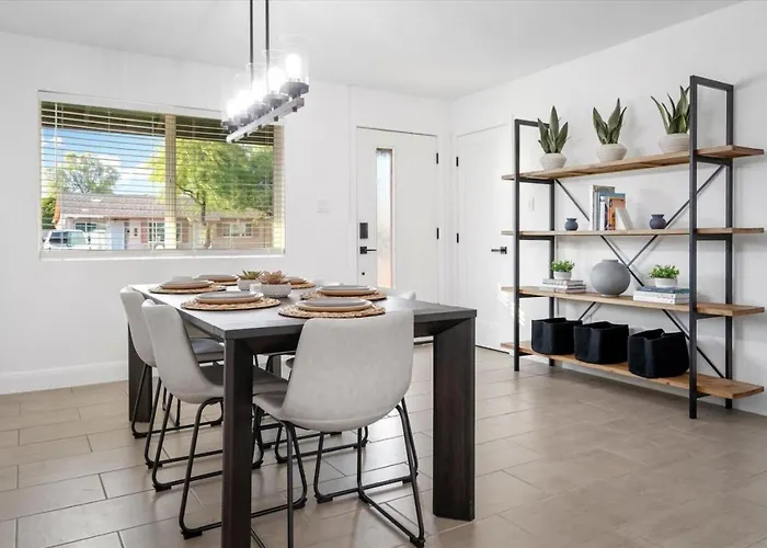 4br 3ba With Pool, Hot Tub, Putting Green, & Game Сasa de vacaciones Tempe