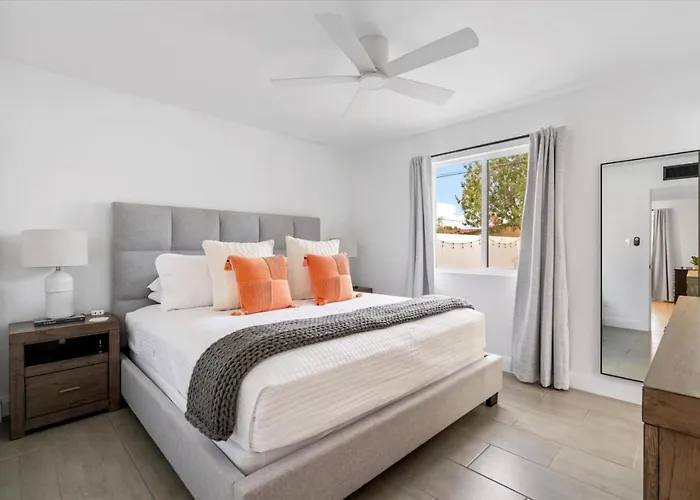 Сasa de vacaciones 4br 3ba With Pool, Hot Tub, Putting Green, & Game Tempe