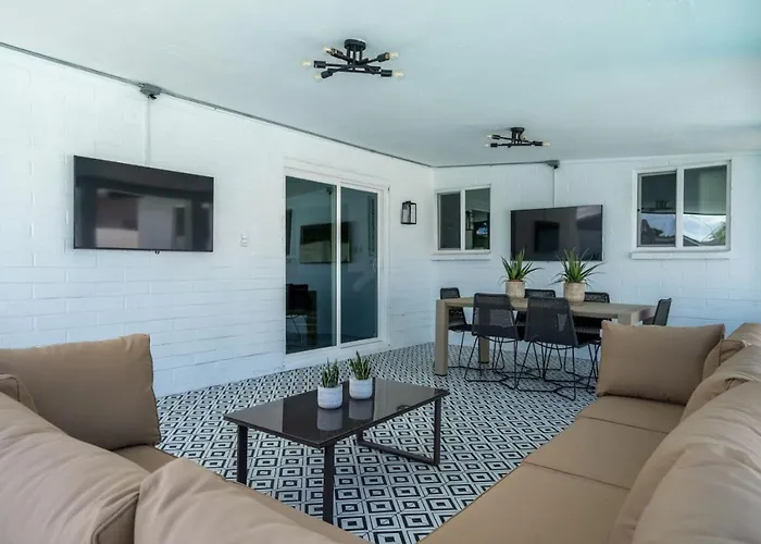 Сasa de vacaciones 4br 3ba With Pool, Hot Tub, Putting Green, & Game *