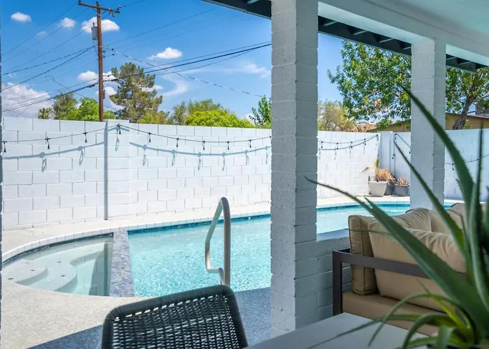 4br 3ba With Pool, Hot Tub, Putting Green, & Game * Tempe