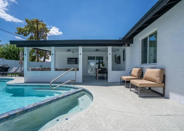 4br 3ba With Pool, Hot Tub, Putting Green, & Game Сasa de vacaciones *