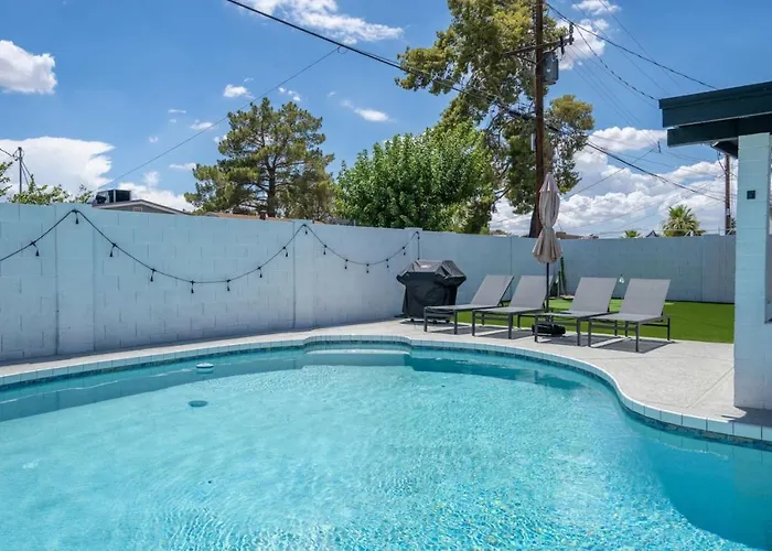 4br 3ba With Pool, Hot Tub, Putting Green, & Game Сasa de vacaciones Tempe
